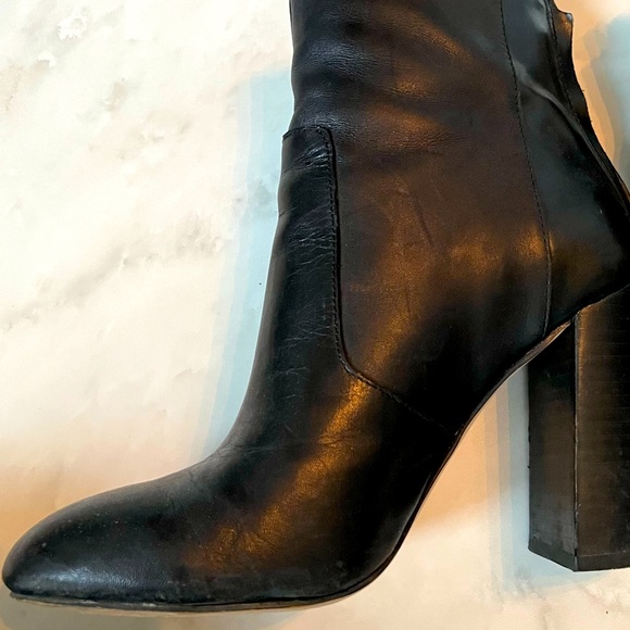 French Connection size 7 ankle boots in black - Picture 3 of 4